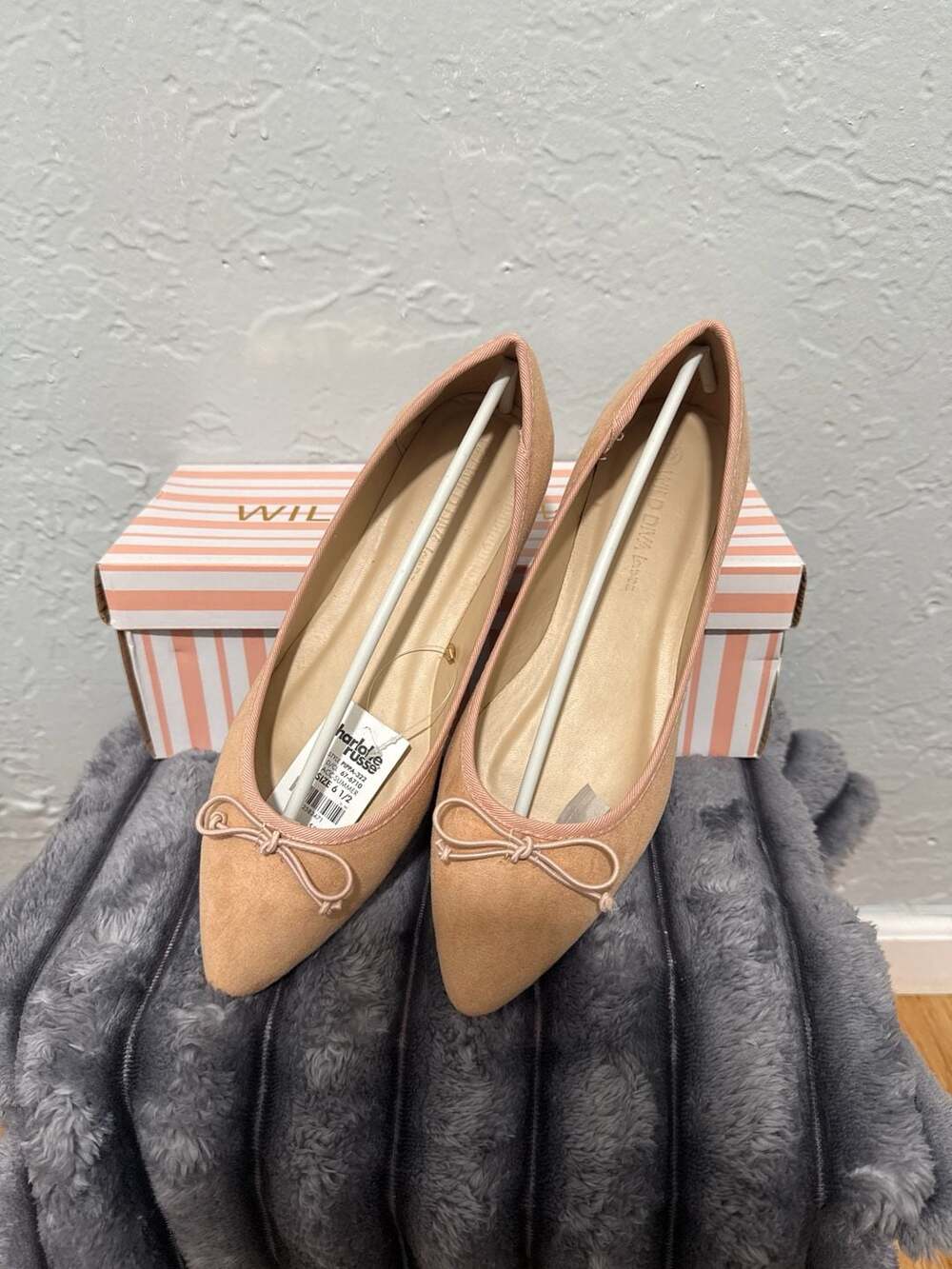 Charlotte Russe Wild Diva Pippa-322 Pointed Toe Bow Ballet Flats Size 6.5